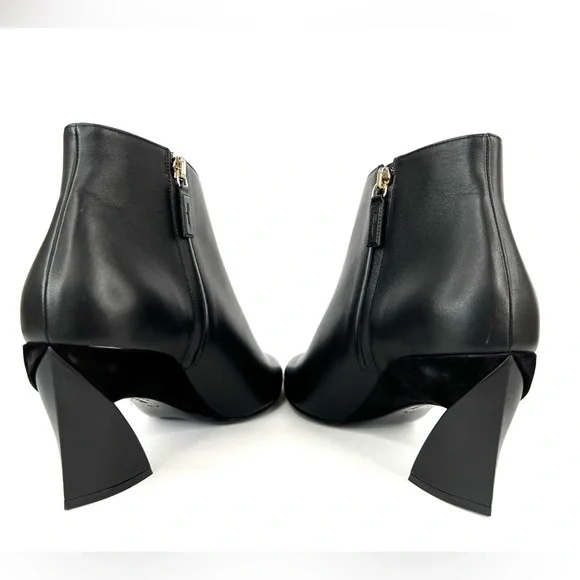 SALVATORE FERRAGAMO Antila Lace Up Black Leather Side Zip Ankle Boots Size 9.5